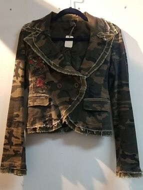 Olive Green Cropped Camo Utility Jacket with Embroidery